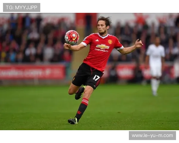 范佩西正式上任开启执教新篇 范佩西正式上任开启执教新篇